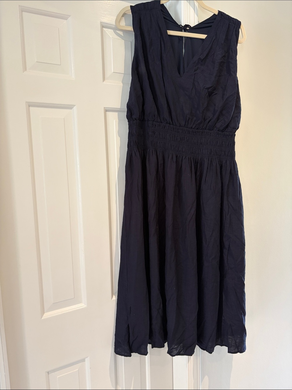 T Tahari dresses women night life 1x Sleeveless Navy V-Neck Smocked Waist Dress